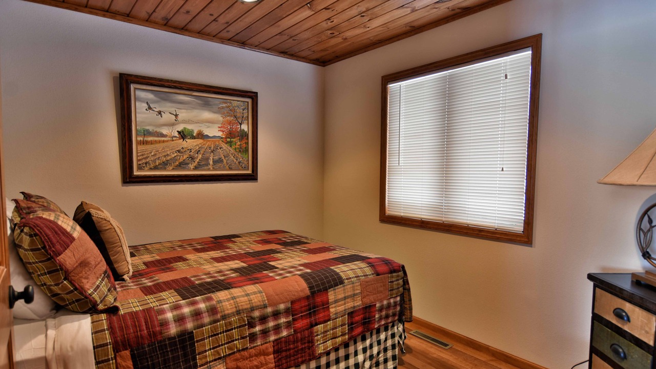 Photo of Bedroom in Cable