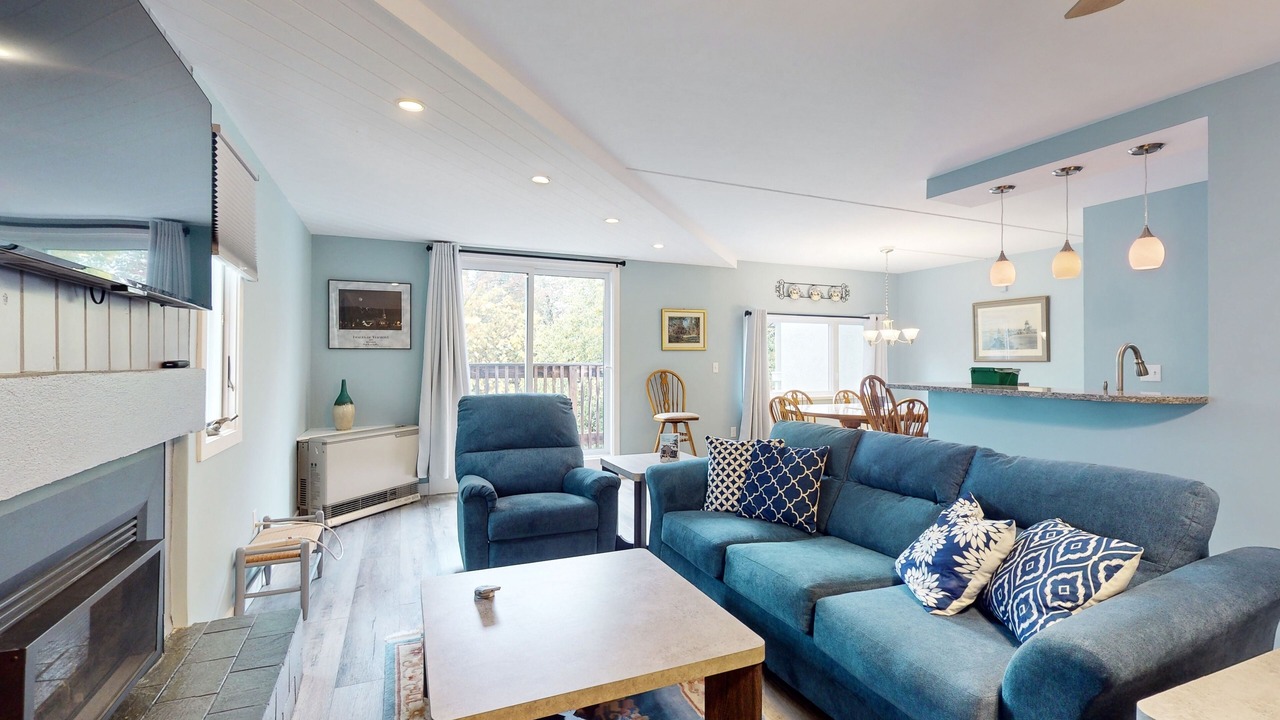 Photo of Livingroom in Warren
