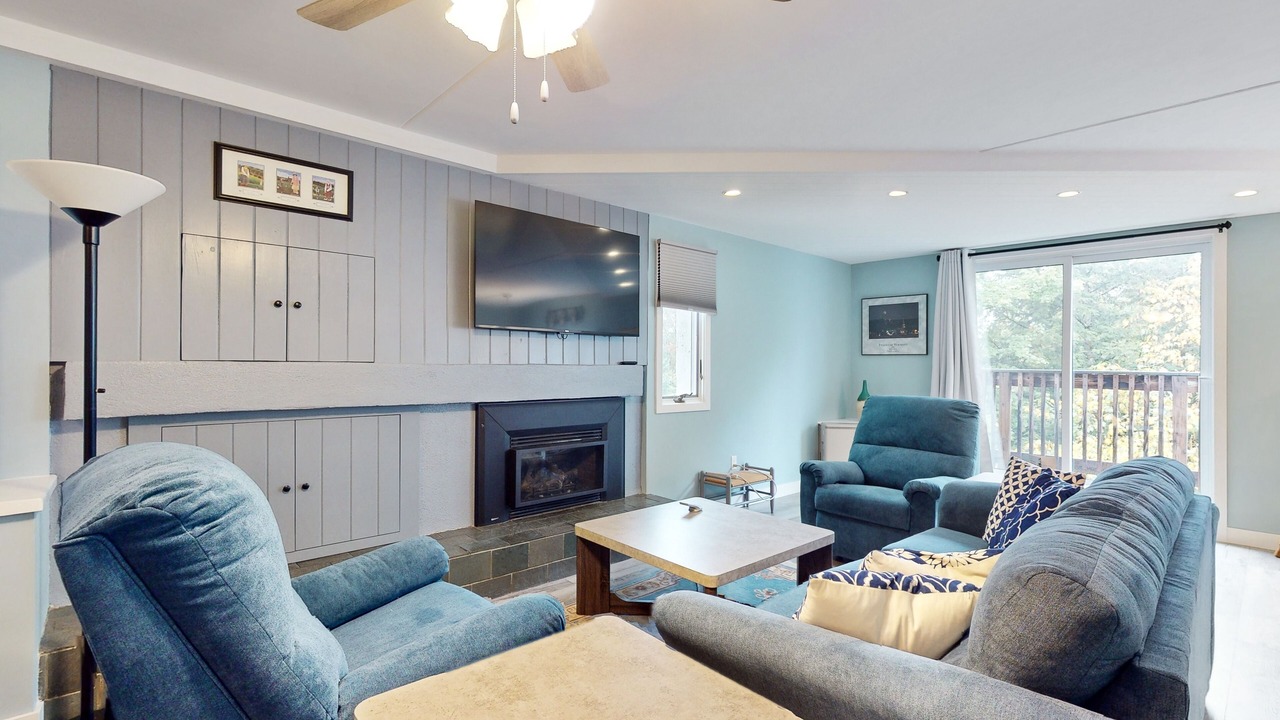 Photo of Livingroom in Warren