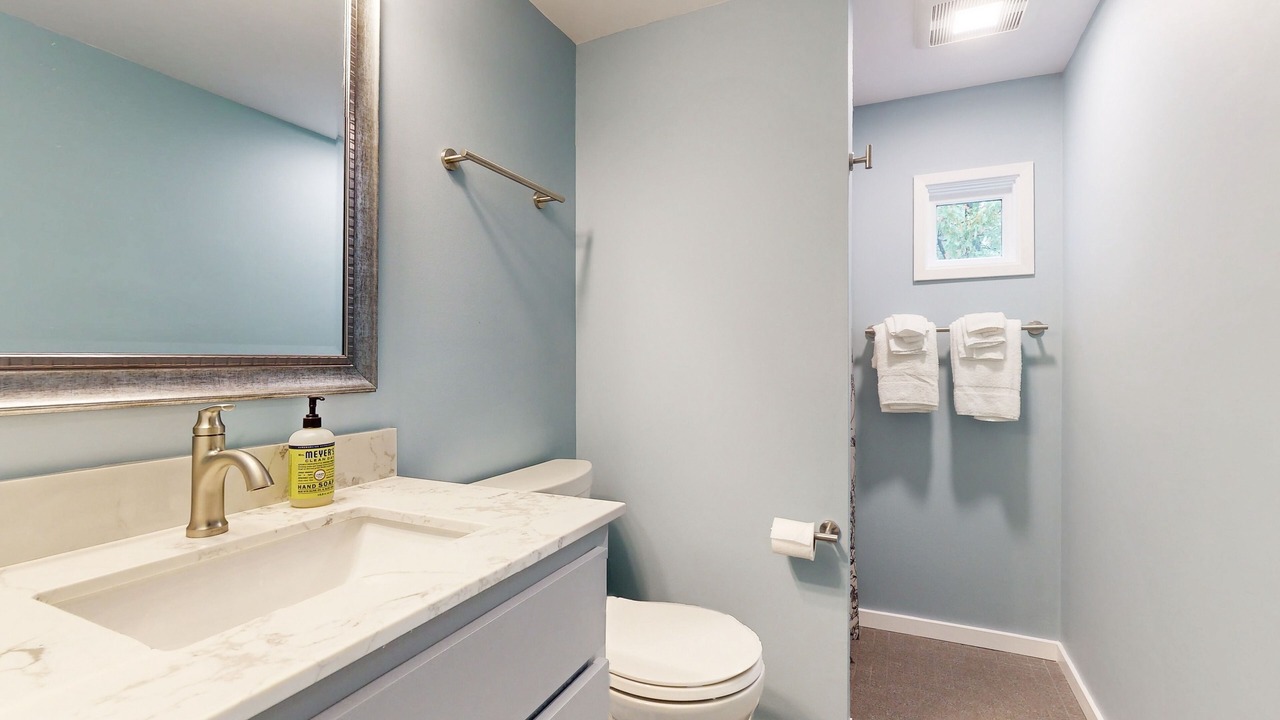 Photo of Bathroom in Warren