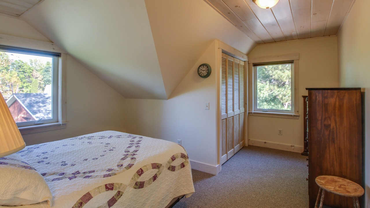 Photo of Bedroom in North Hero