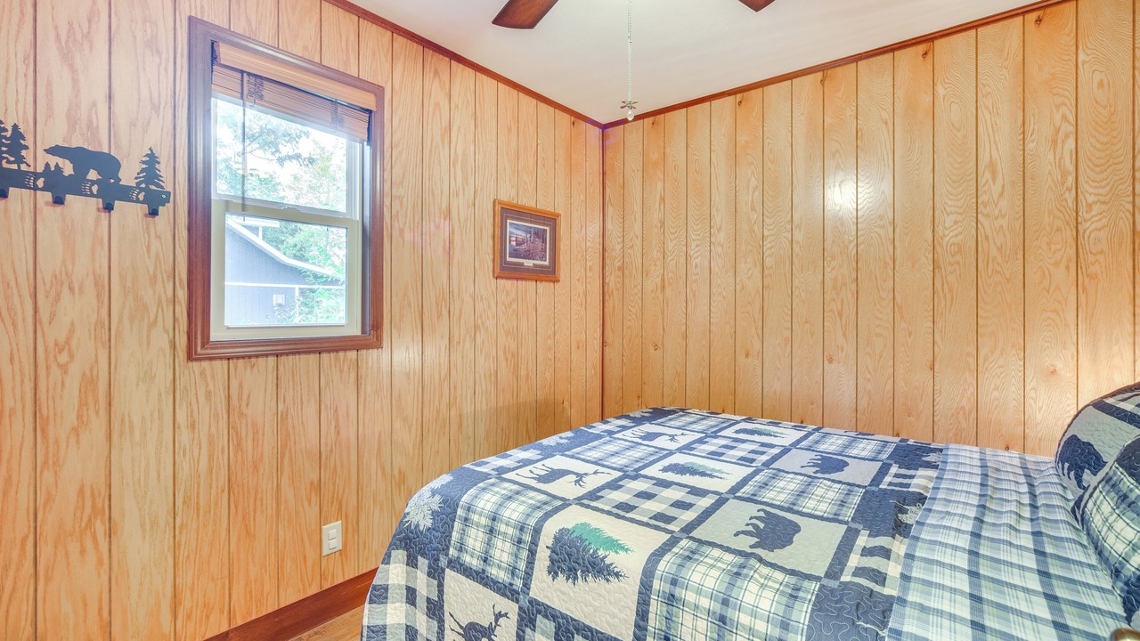 Photo of Bedroom in Solon Springs
