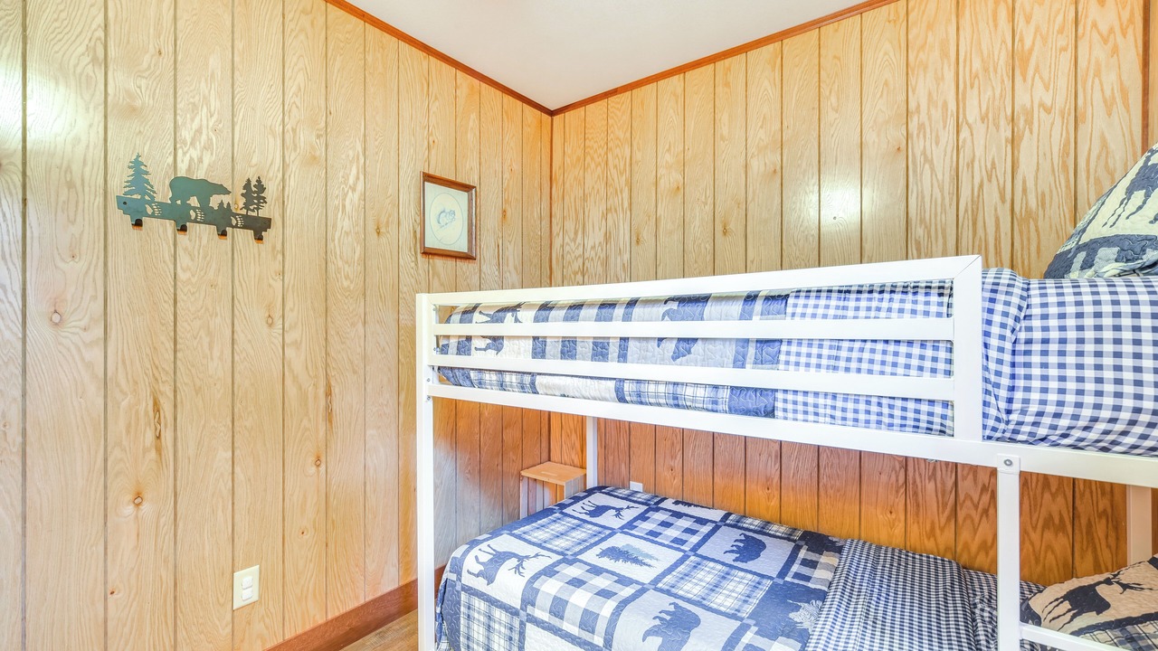 Photo of Bedroom in Solon Springs