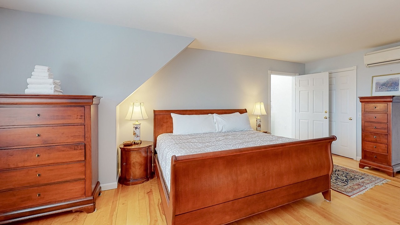 Photo of Bedroom in Waterbury Center