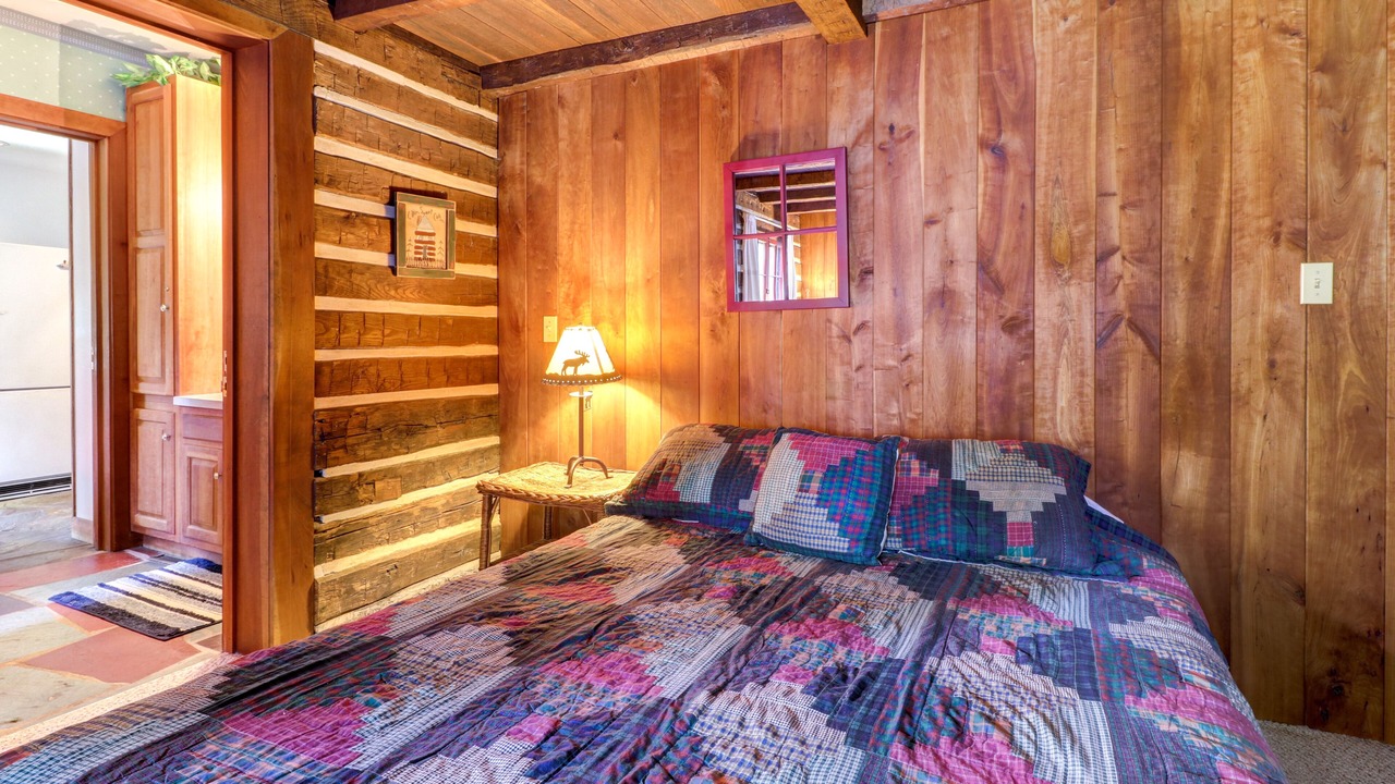 Photo of Bedroom in Blakeslee