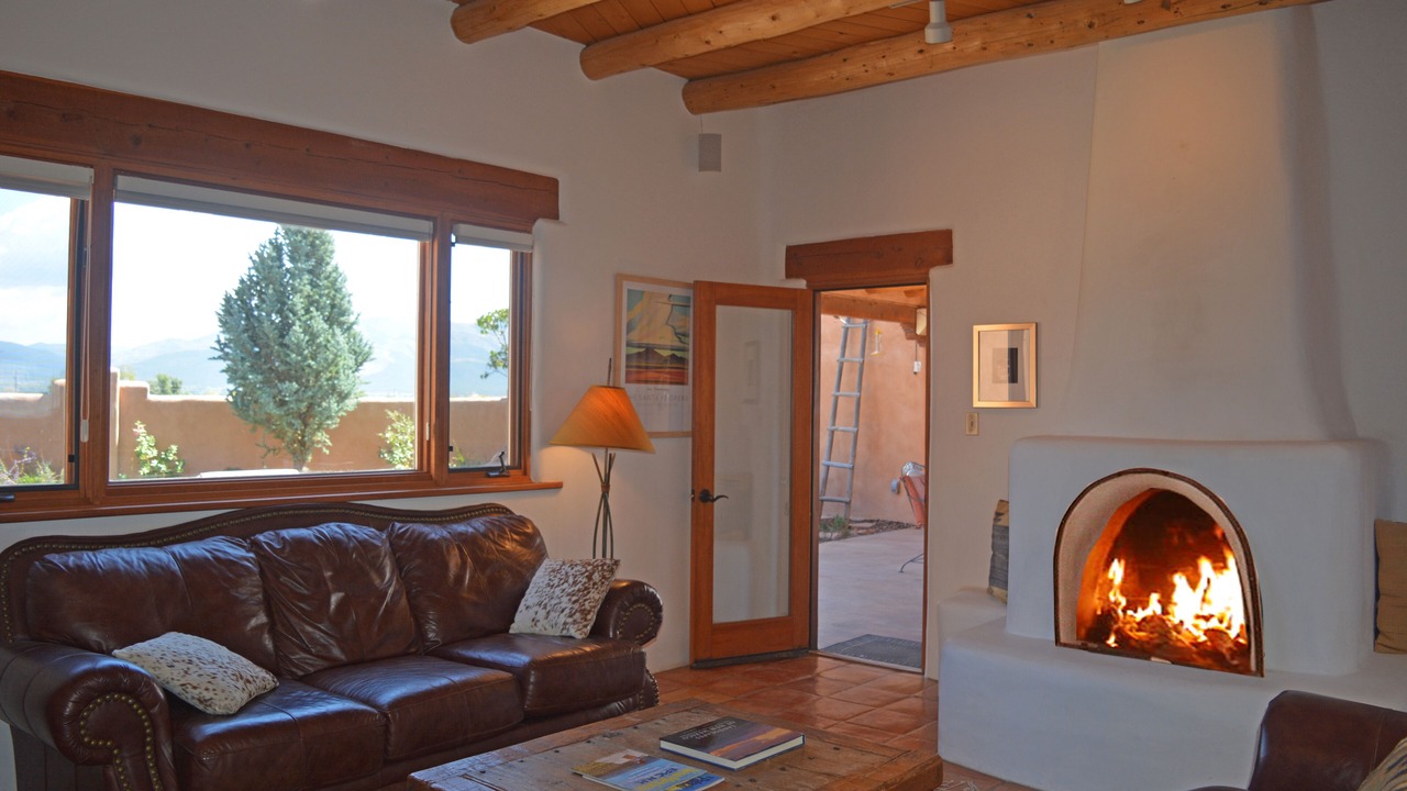 Photo of Livingroom in Taos