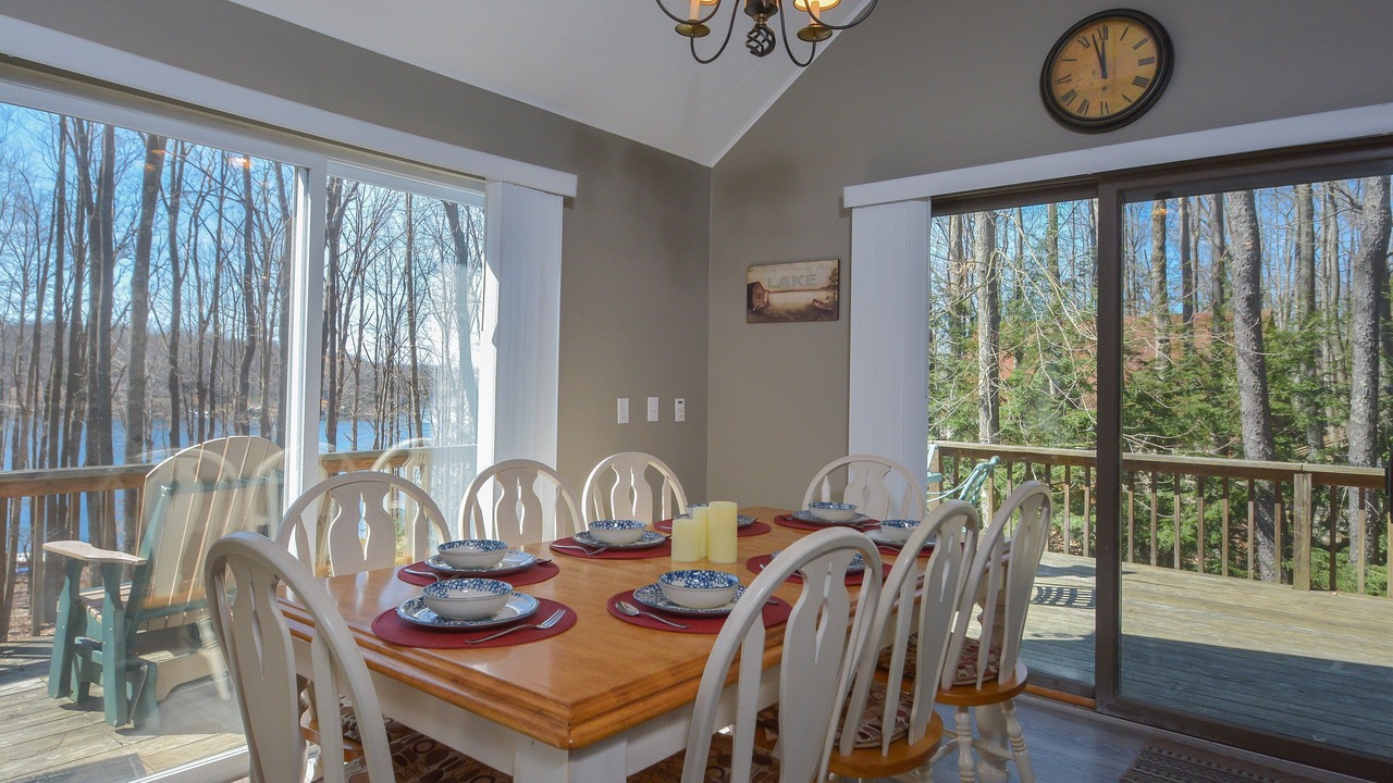 Photo of Livingroom in McHenry
