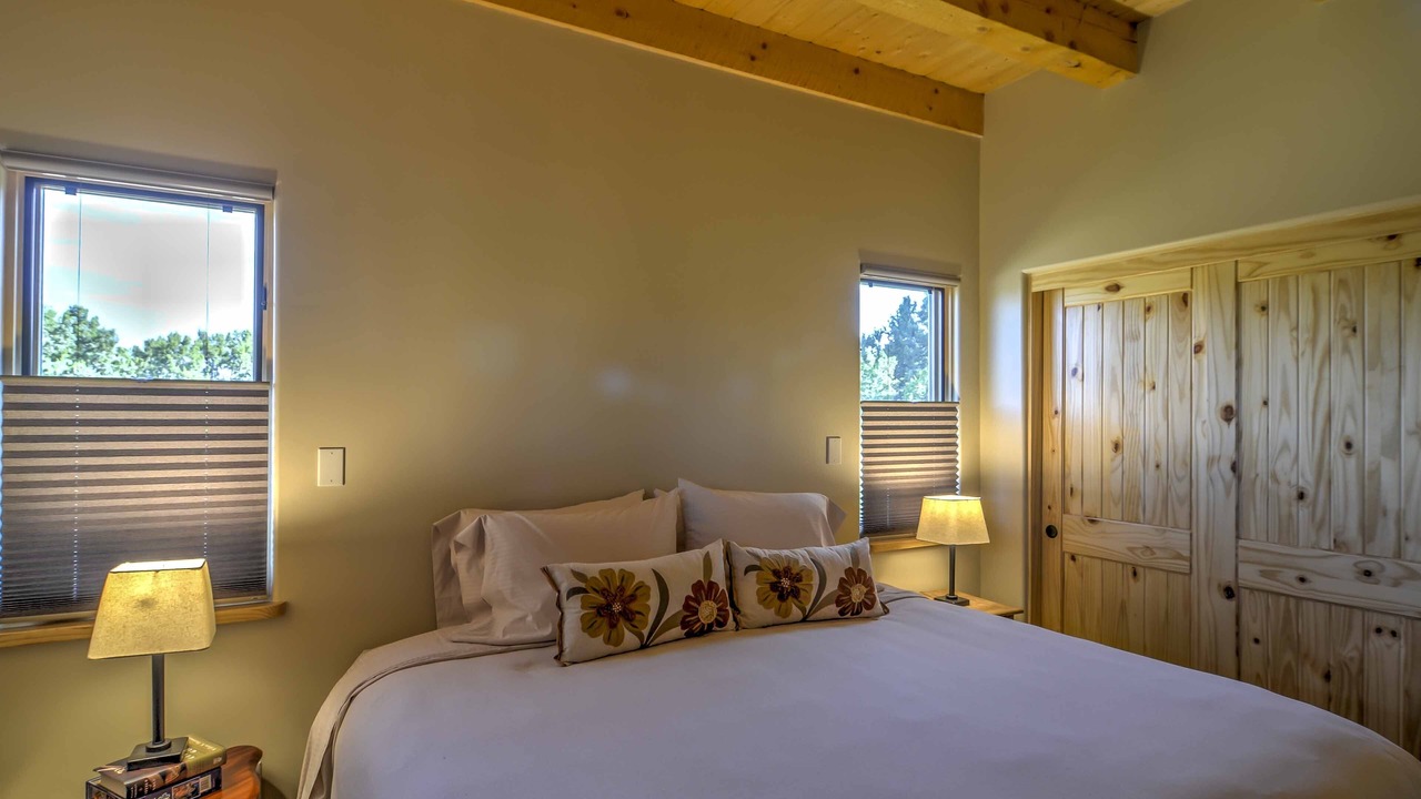 Photo of Bedroom in Tesuque