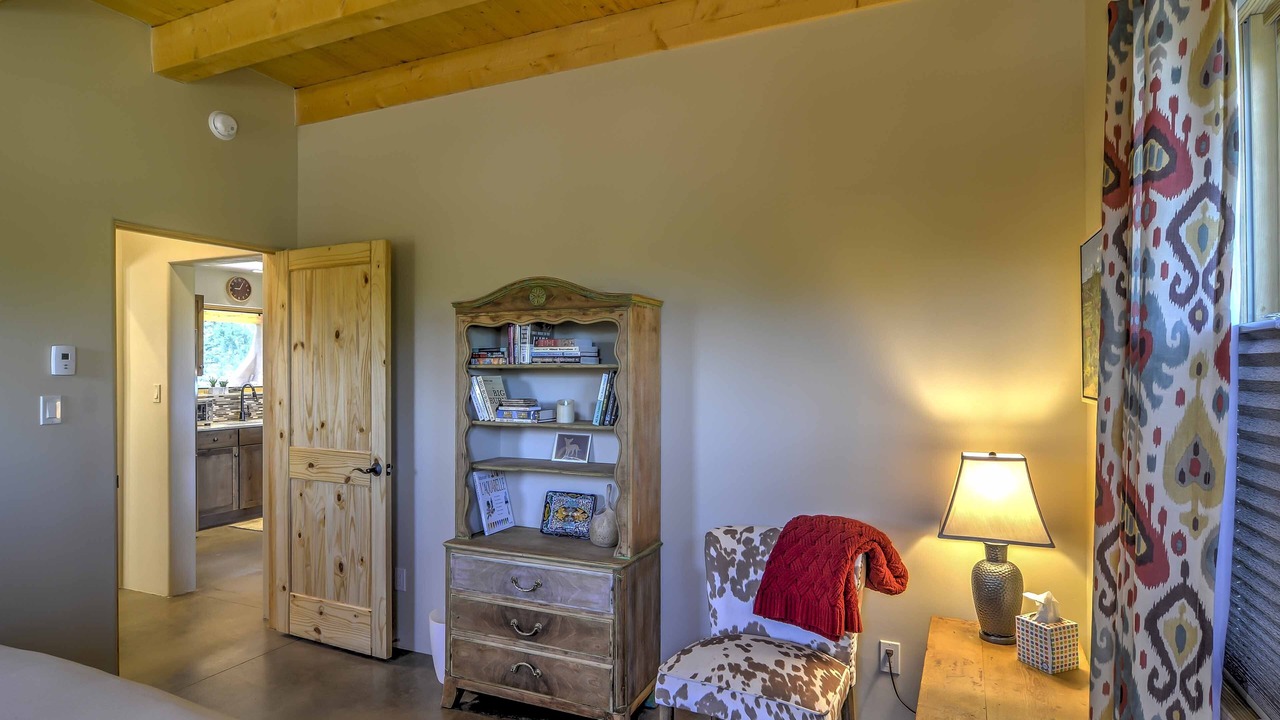 Photo of Bedroom in Tesuque