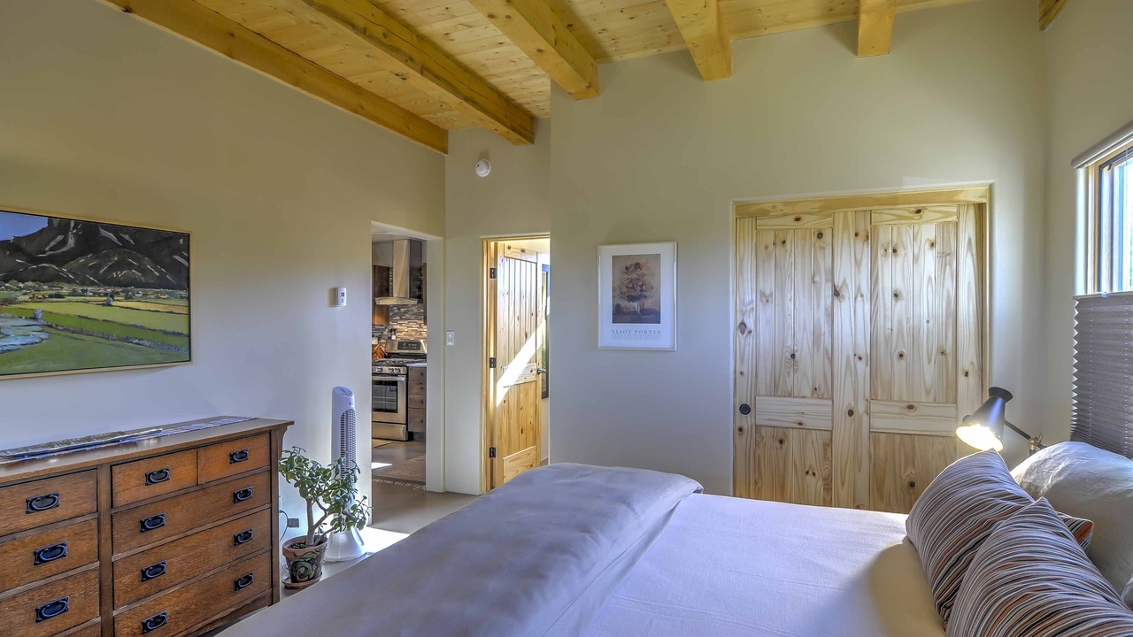 Photo of Bedroom in Tesuque