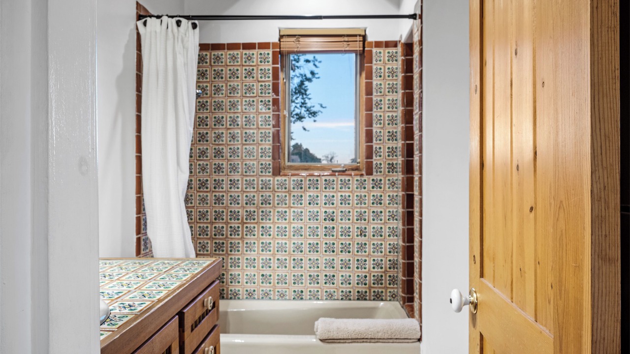 Photo of Bathroom in South Capitol