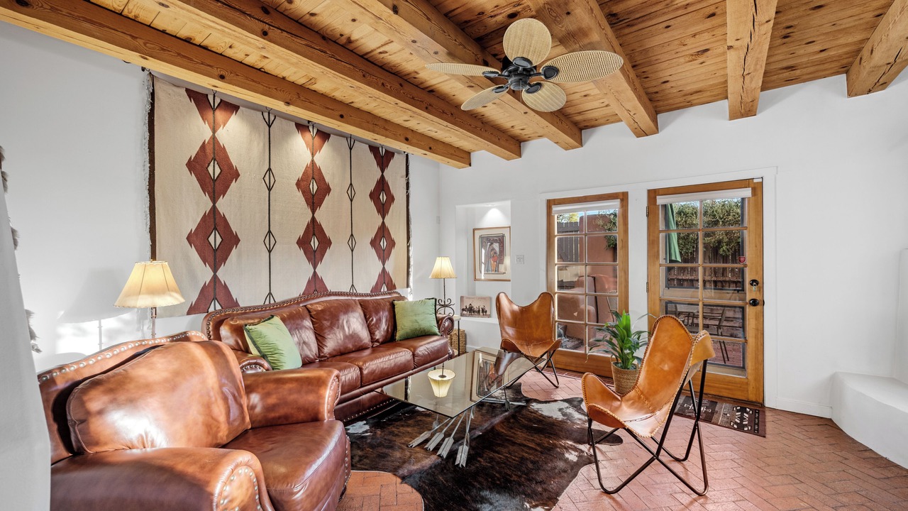 Photo of Livingroom in South Capitol