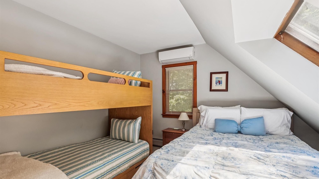 Photo of Bedroom in Stowe Hollow