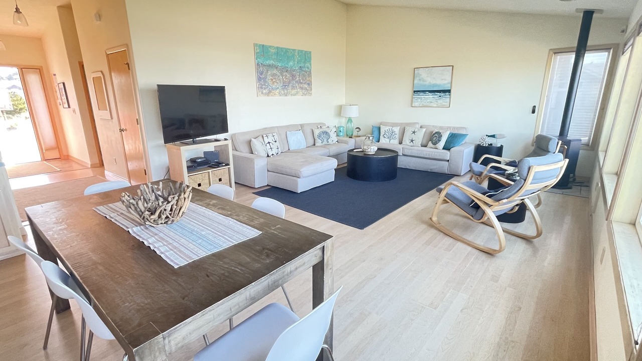 Photo of Livingroom in Kiwanda Shores