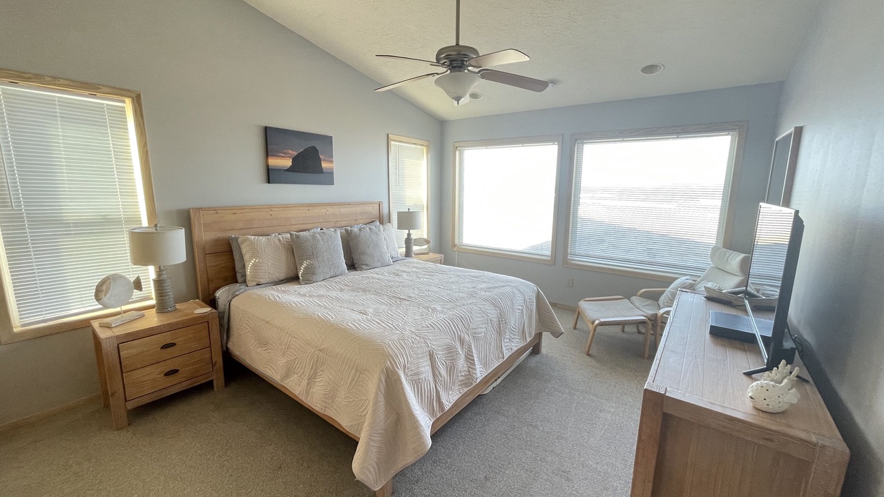 Photo of Bedroom in Kiwanda Shores