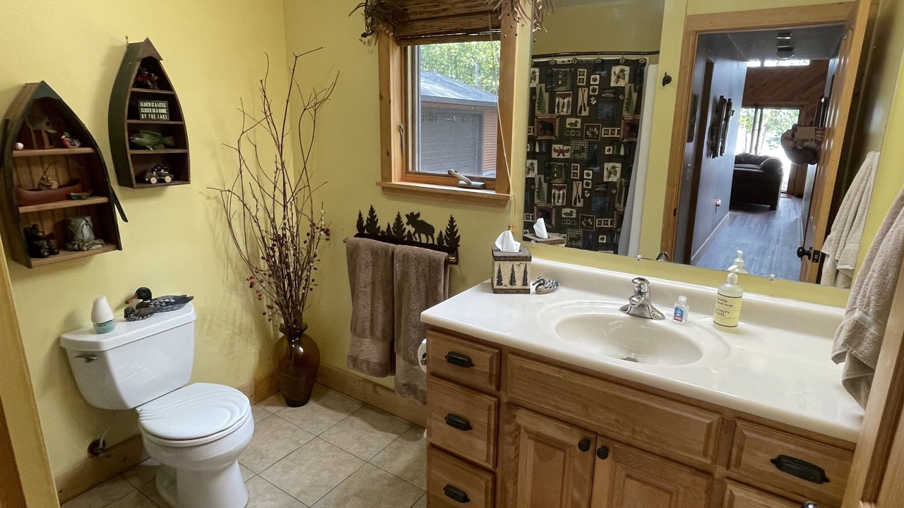 Photo of Bathroom in Siren