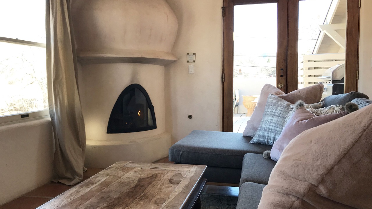 Photo of Livingroom in Historic Eastside