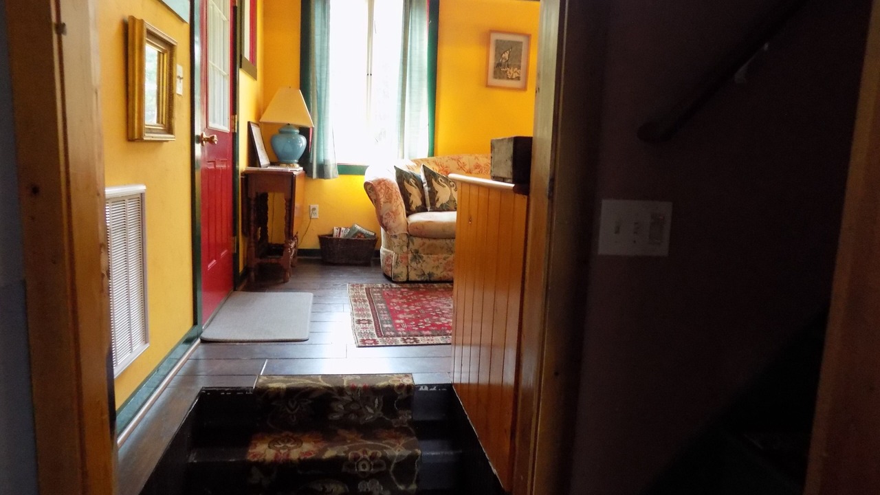 Photo of Livingroom in North River