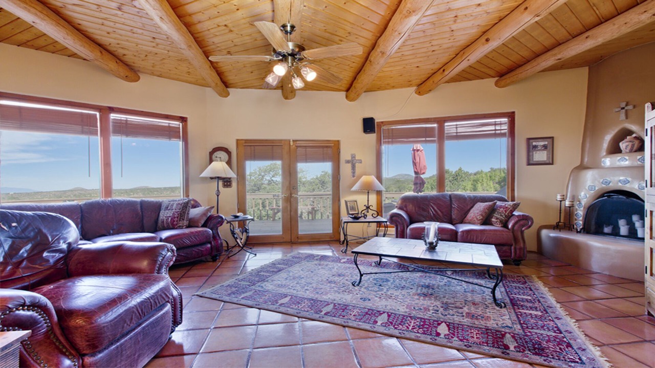 Photo of Livingroom in Canoncito