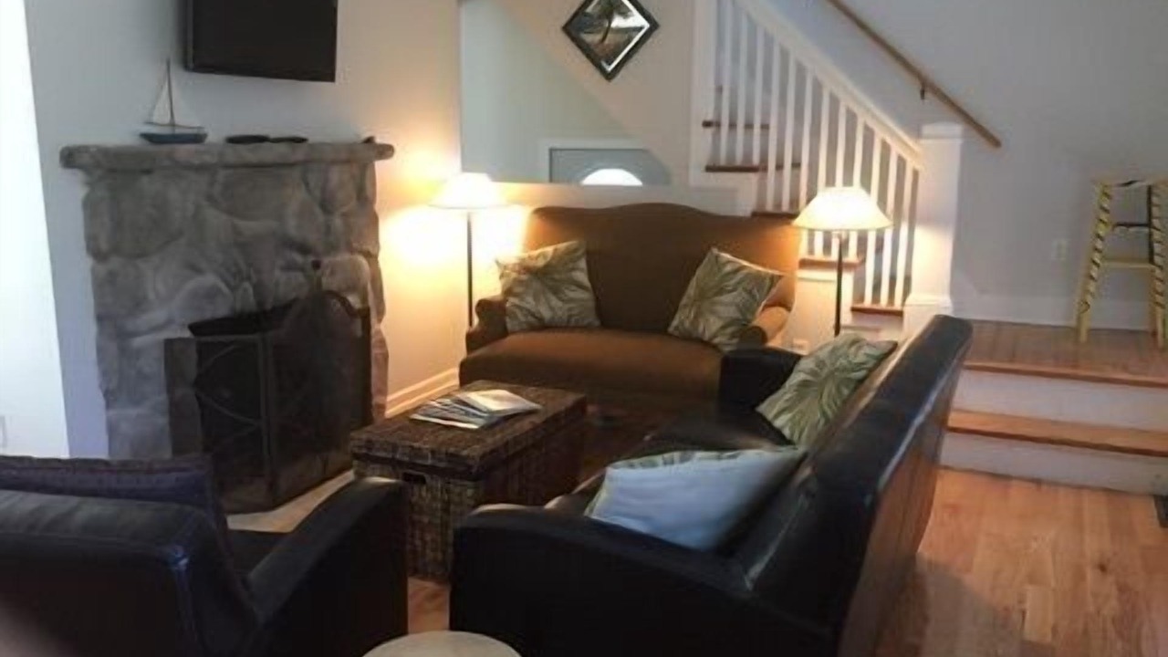 Photo of Livingroom in Michigan City
