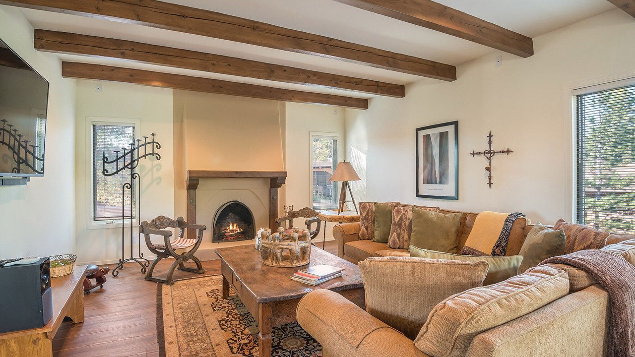 Photo of Livingroom in Northeast Santa Fe