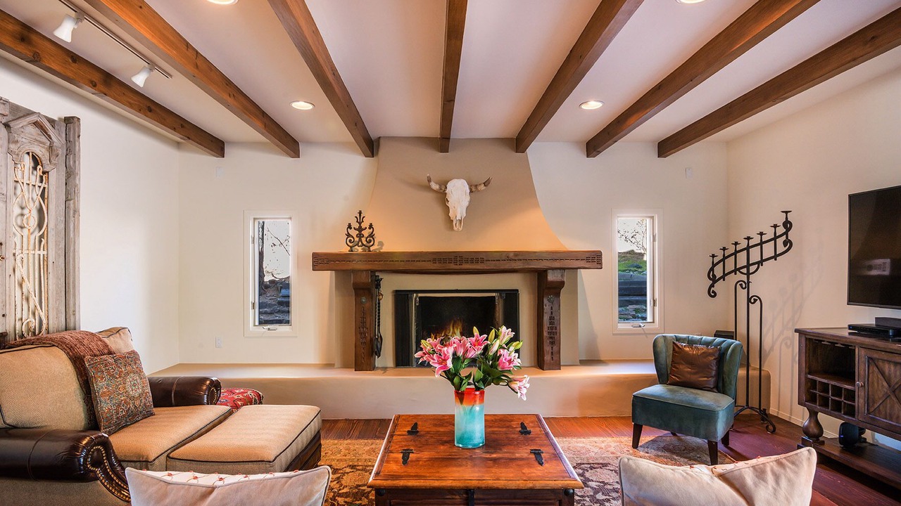 Photo of Livingroom in Northeast Santa Fe