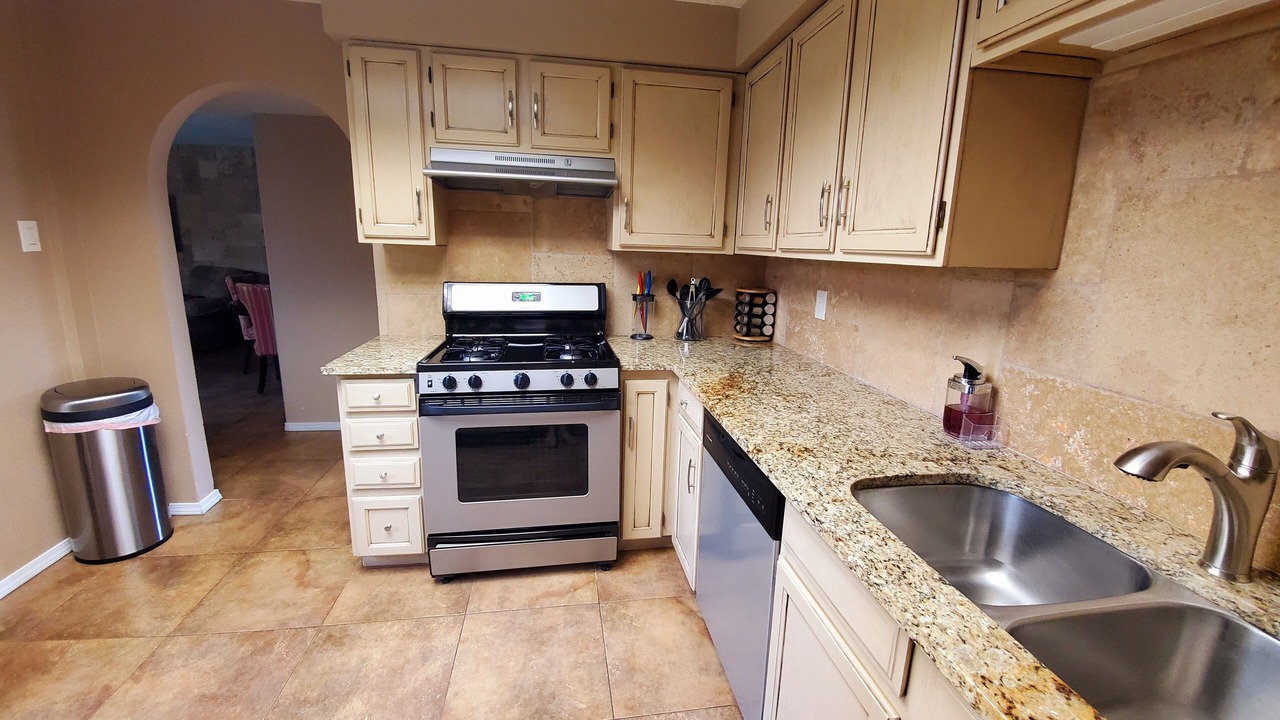 Photo of Kitchen in Alamedan Valley