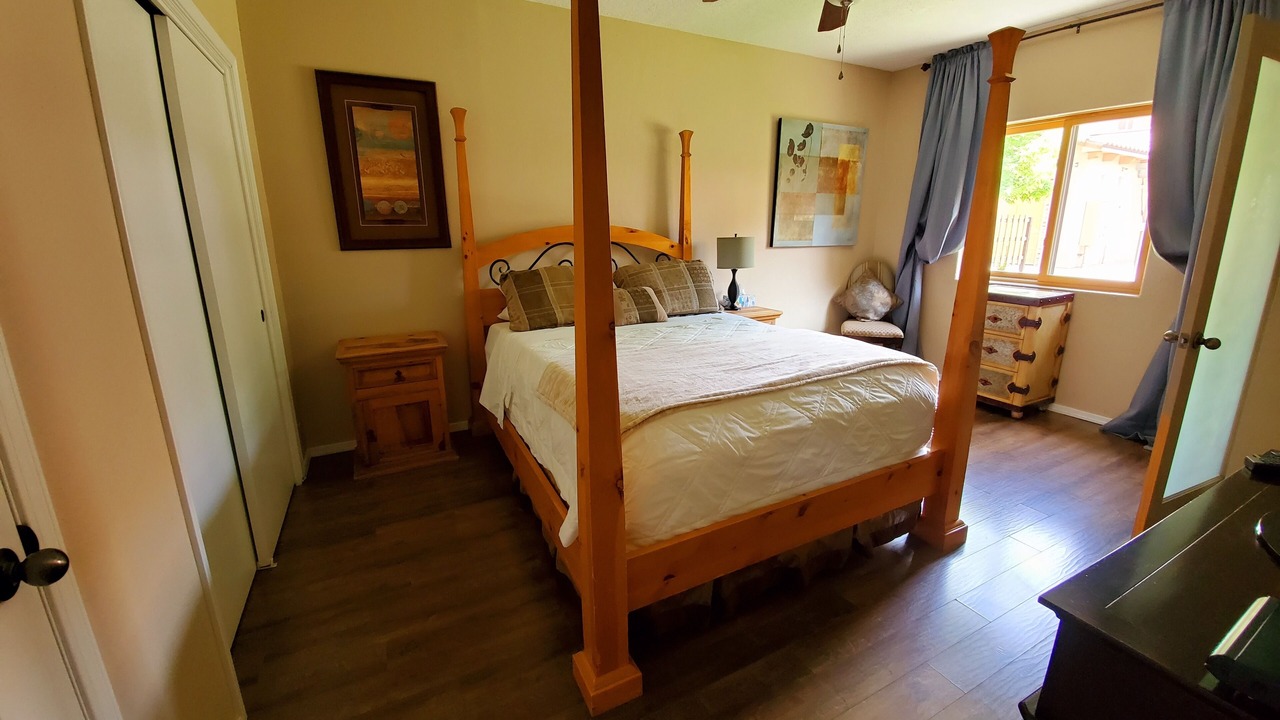 Photo of Bedroom in Alamedan Valley