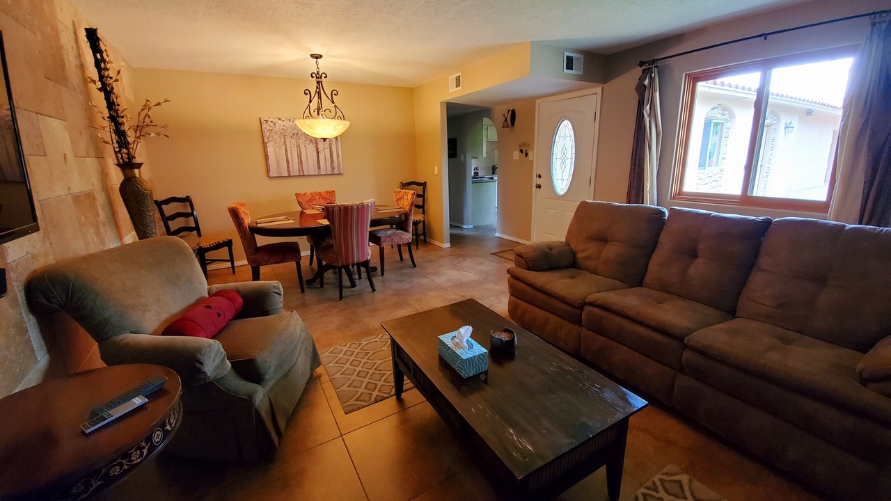 Photo of Livingroom in Alamedan Valley