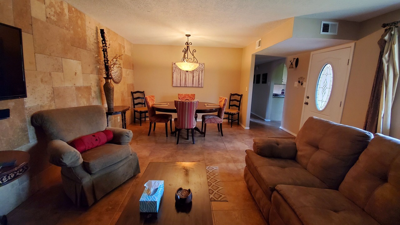 Photo of Livingroom in Alamedan Valley