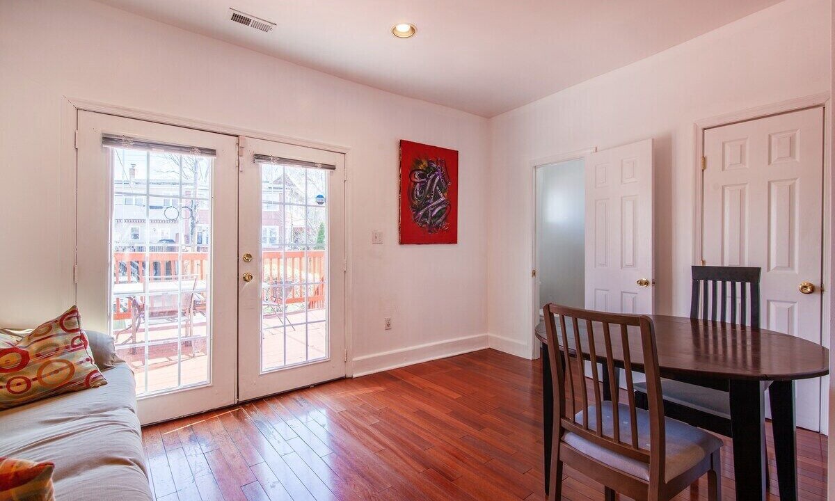 Photo of Livingroom in Petworth