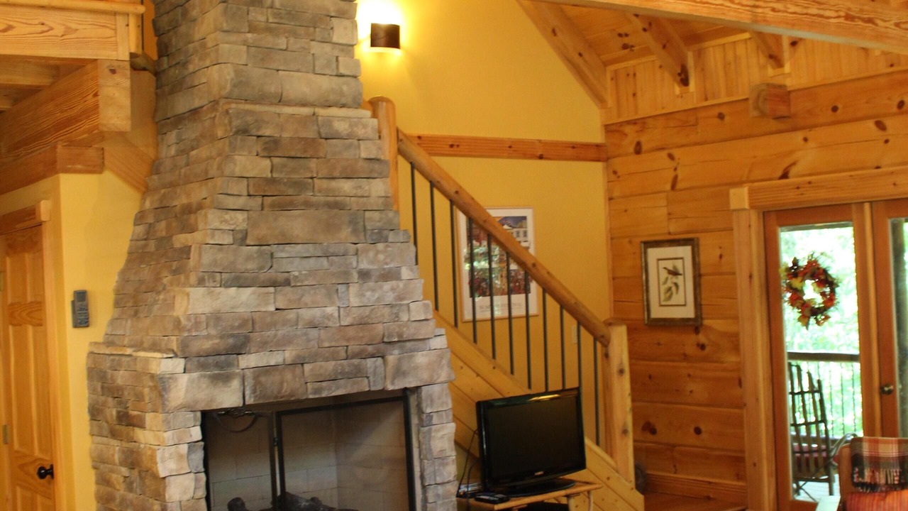 Photo of Livingroom in West Jefferson