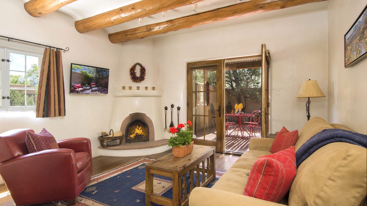 Photo of Livingroom in Historic Eastside