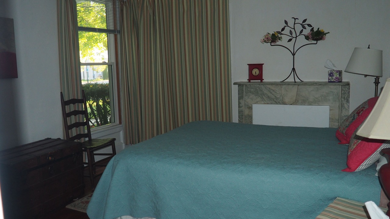 Photo of Bedroom in Lee