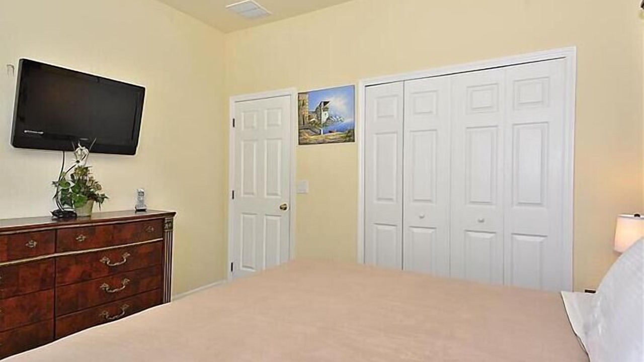 Photo of Bedroom in Loughman