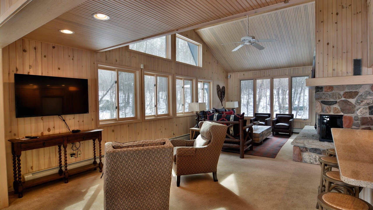 Photo of Livingroom in Cable