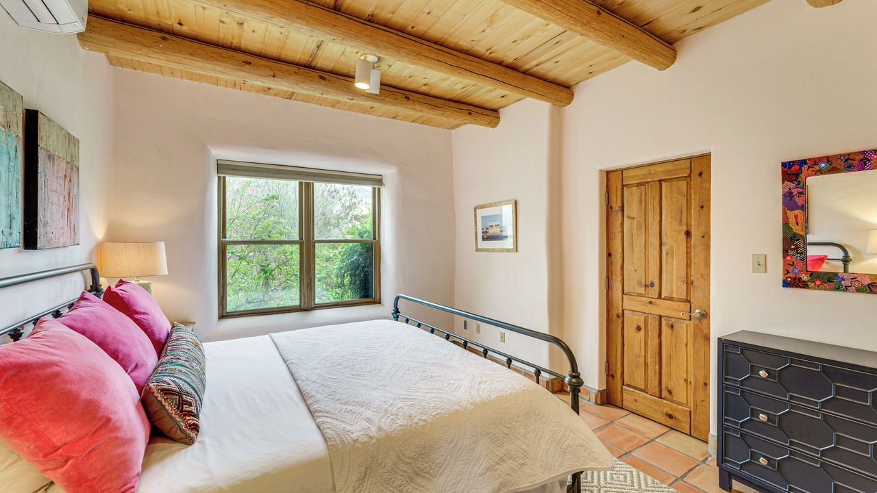 Photo of Bedroom in Arroyo Seco
