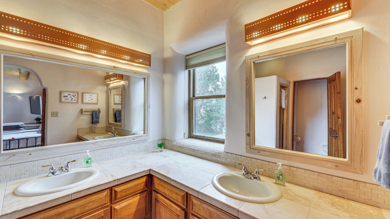 Photo of Bathroom in Arroyo Seco