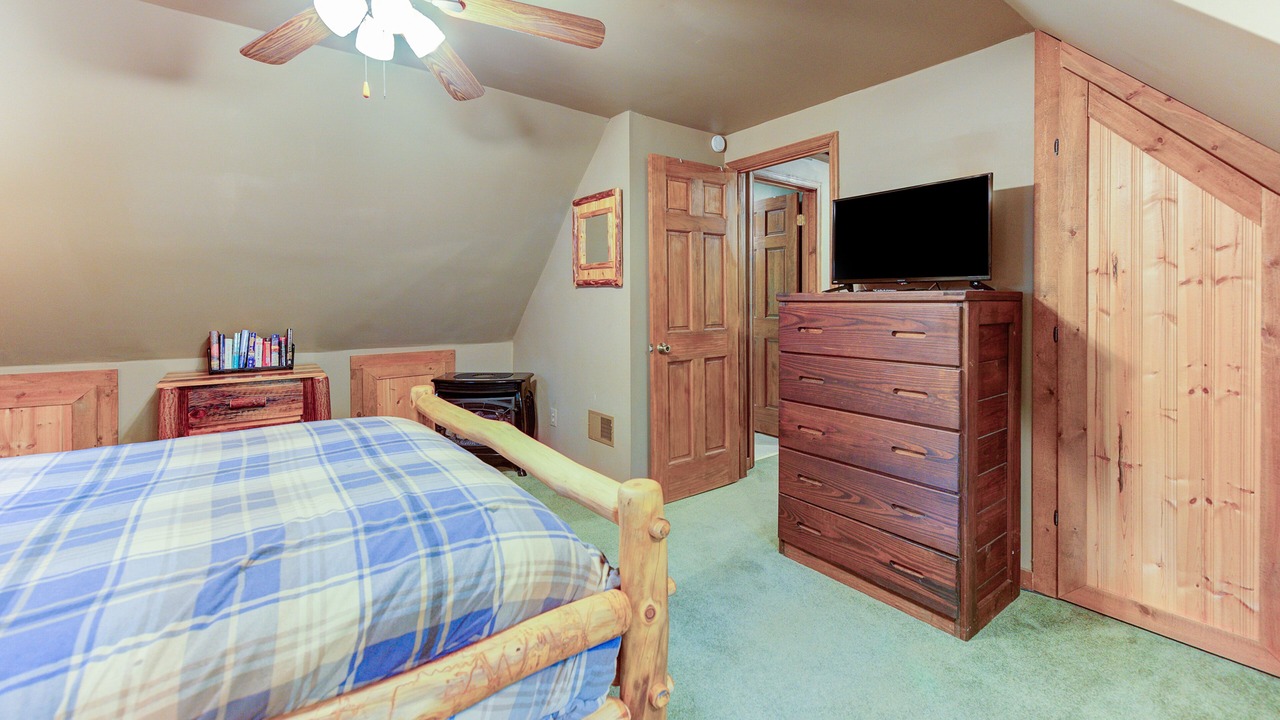 Photo of Bedroom in Sky Valley