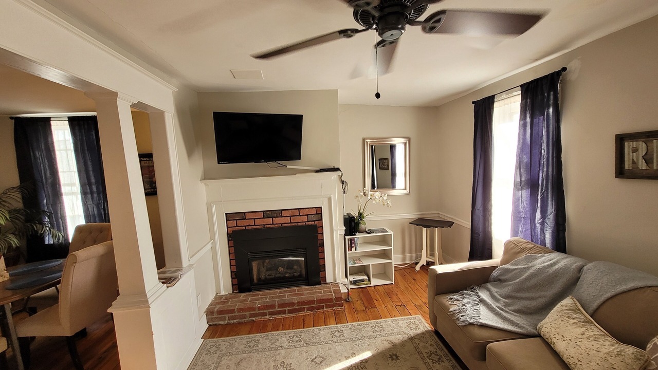 Photo of Livingroom in Sharpsburg