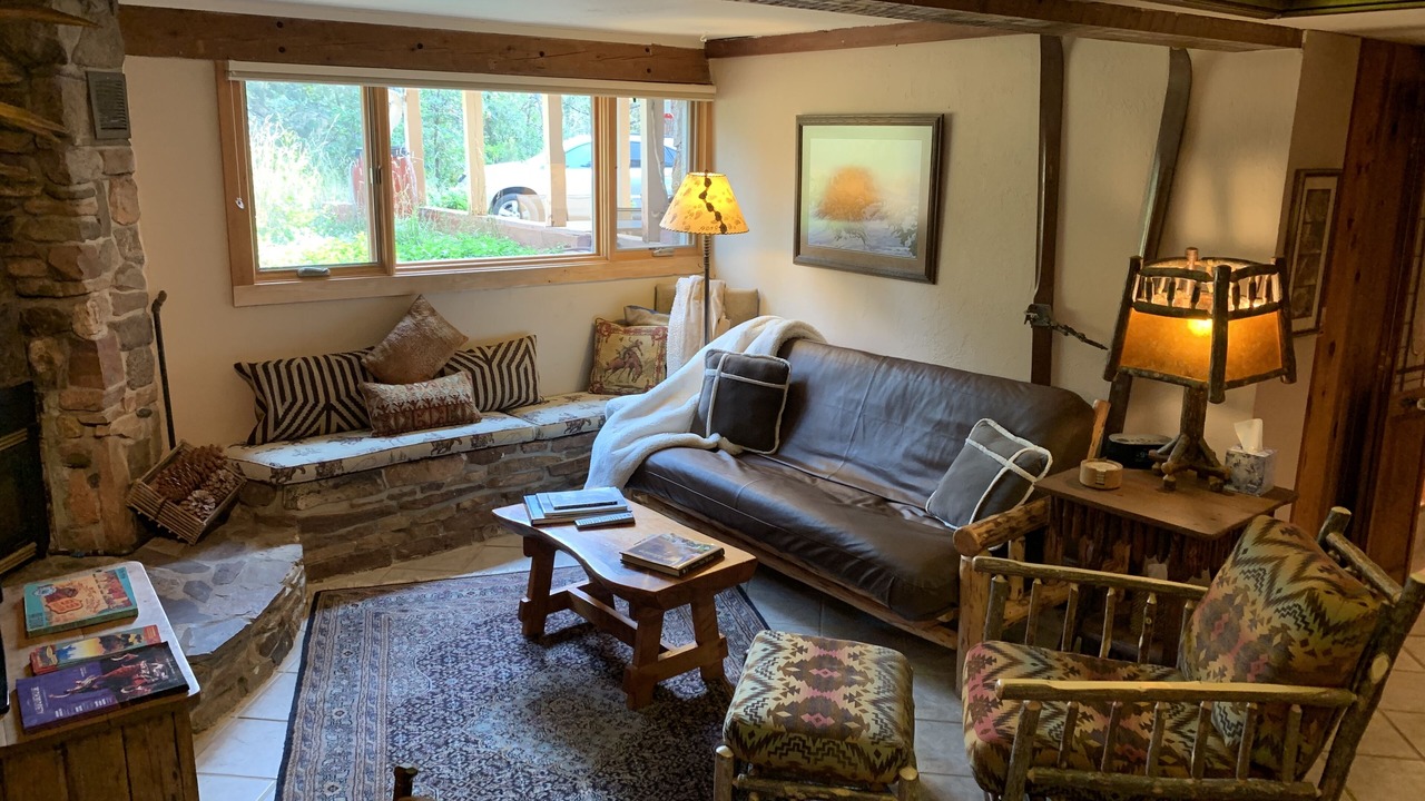 Photo of Livingroom in Sandia Park Country Club