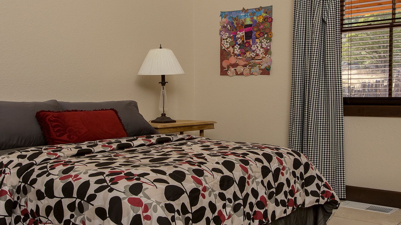 Photo of Bedroom in Rainsville