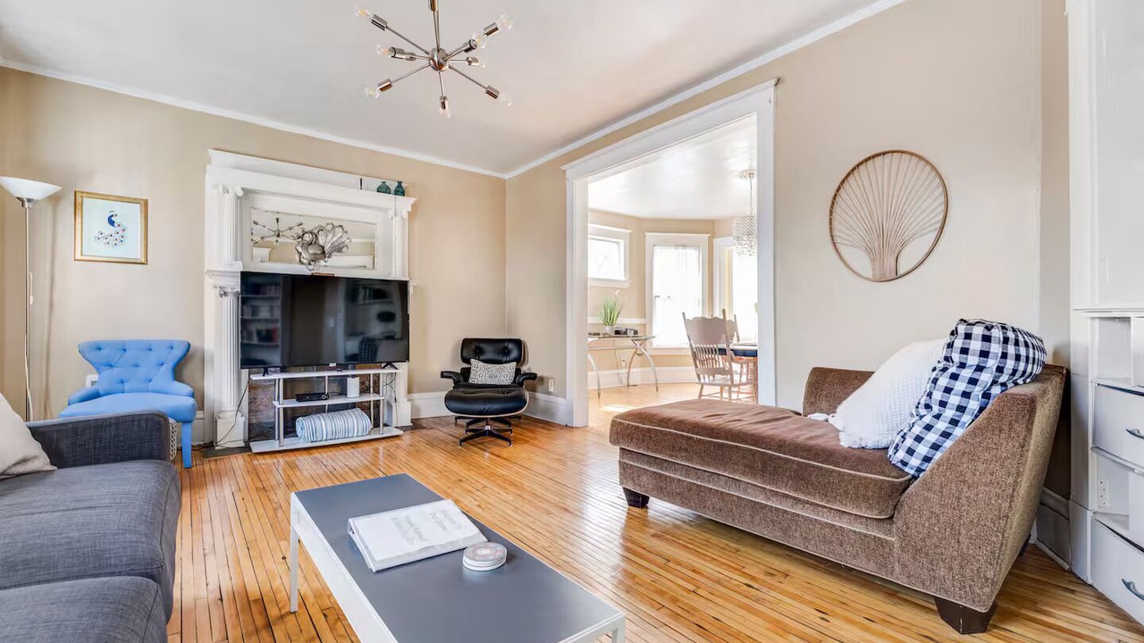 Photo of Livingroom in Whittier