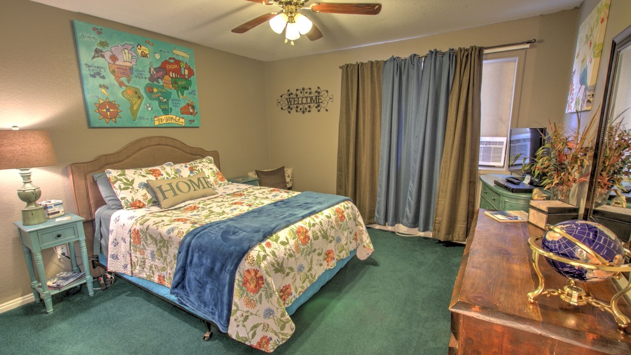 Photo of Bedroom in Holbrook