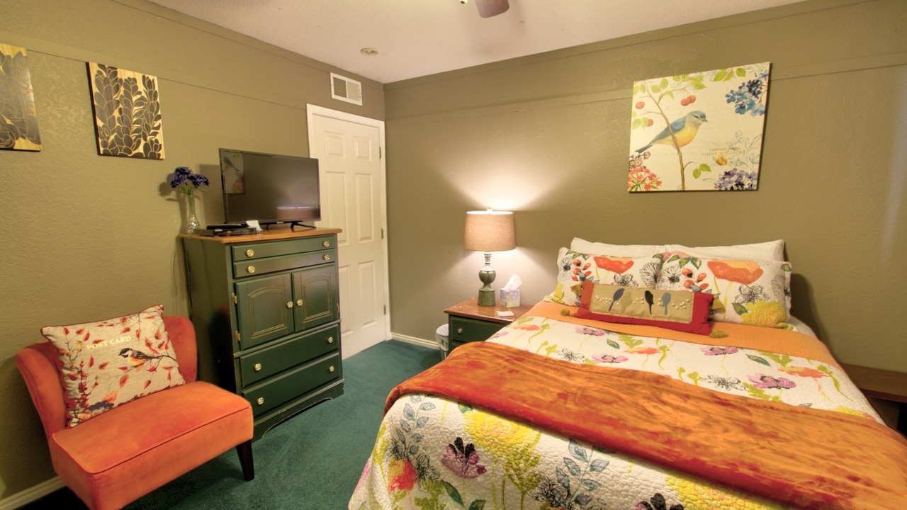 Photo of Bedroom in Holbrook