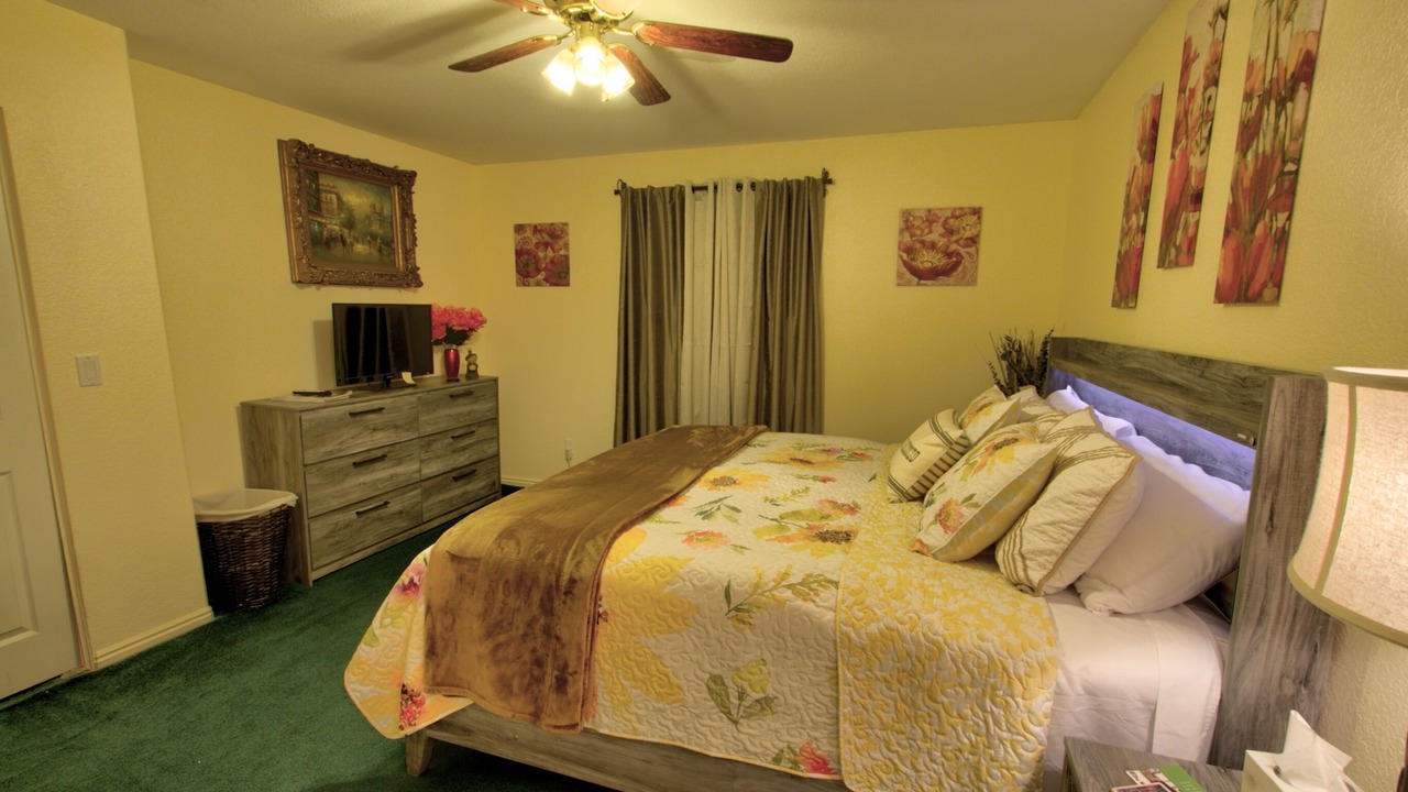 Photo of Bedroom in Holbrook