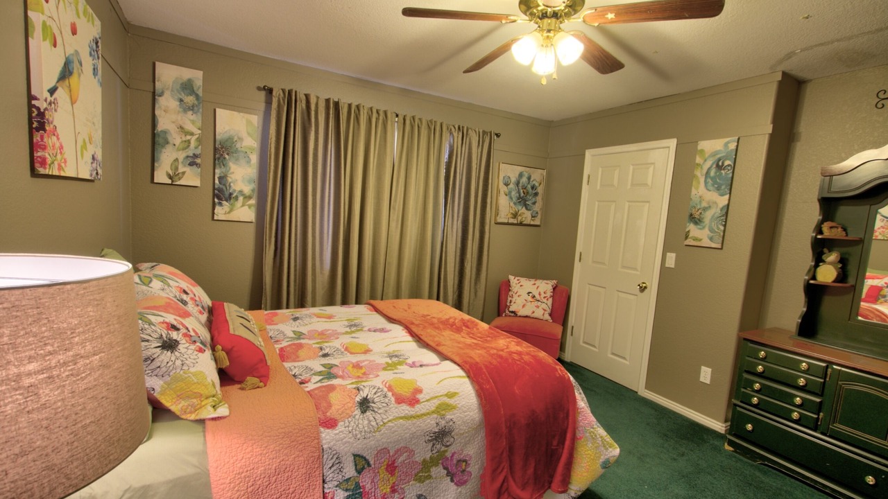 Photo of Bedroom in Holbrook