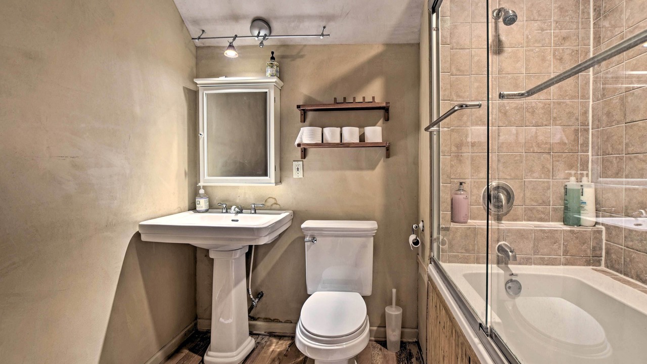 Photo of Bathroom in Cerrillos