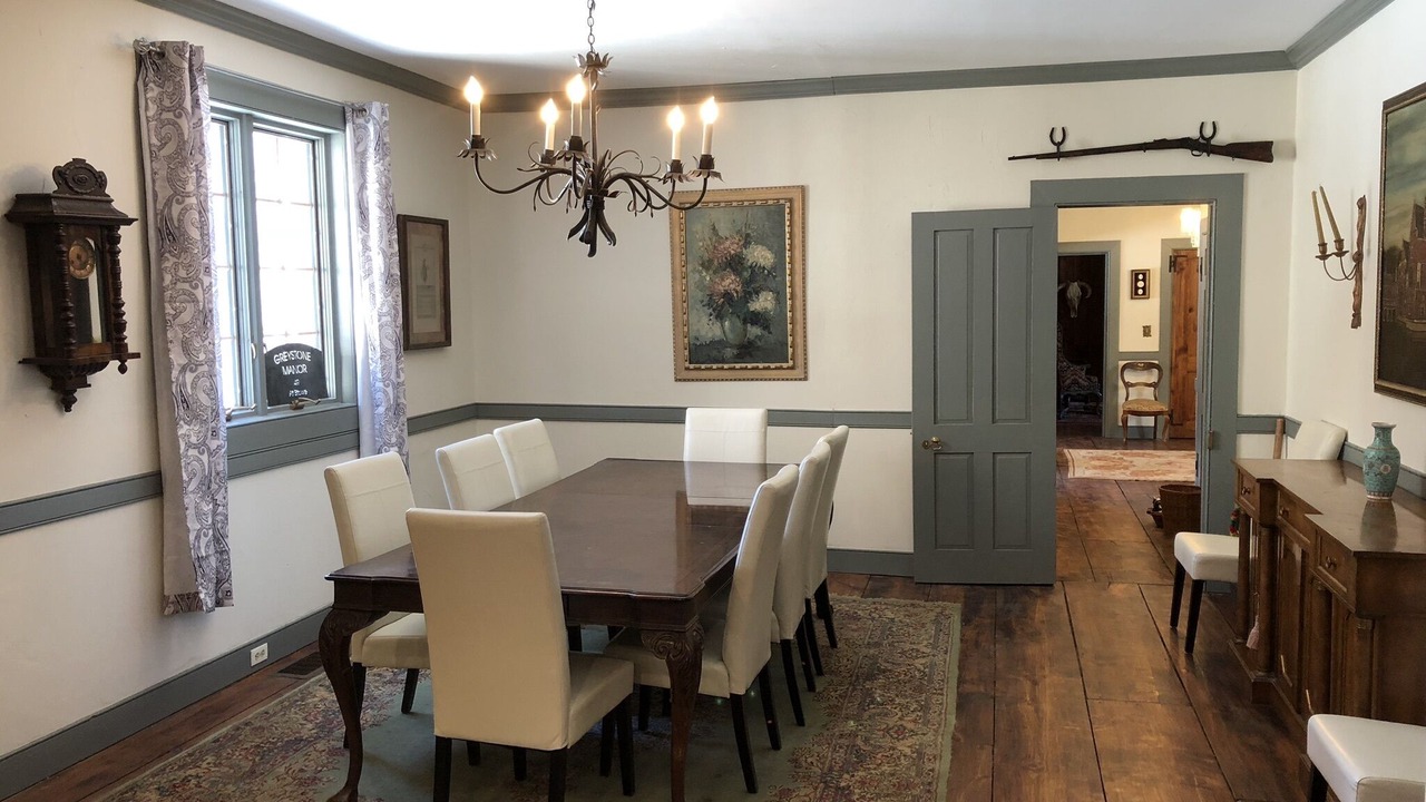 Photo of Livingroom in Stowe Hollow