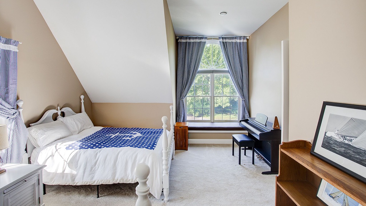 Photo of Bedroom in Round Hill